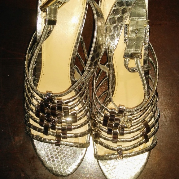 Marc Fisher sliver strappy sandal - Picture 5 of 8